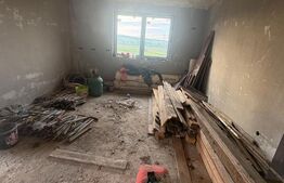 Casa moderna pe parter, semifinisata, teren 500 mp – Apahida