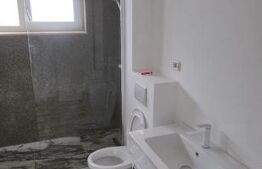 Garsoniera extraordinara, luminiasa, poziție excelenta, zona Tractoru