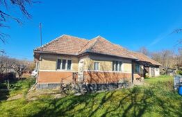 Casa renovabila, 56,7 mp utili, 2500 mp de teren, loc. Rediu, Com. Aiton
