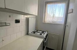 Garsoniera decomandata, balcon, zona Centrala