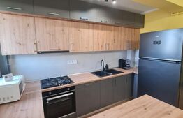 Apartament semidecomandat, 52,5 mp utili, lift, boxa, garaj dublu, zona Terra