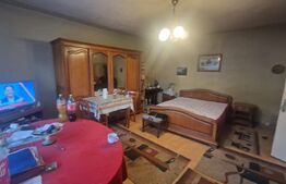 Casa de vanzare, 1360 mp teren, strada asfaltata, circulata, Centrul Vechi