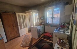 Casa de vanzare, 1360 mp teren, strada asfaltata, circulata, Centrul Vechi