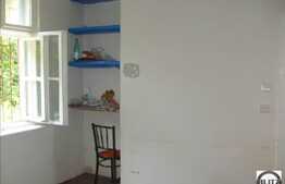 Casa Modesta , Cu Gradina Mare in Zona Veche Din Grigorescu !