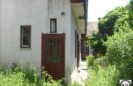 Casa Modesta , Cu Gradina Mare in Zona Veche Din Grigorescu !