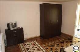 Apartament 1 camera, decomandat, in imobil tip casa, zona strazii Bucuresti