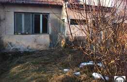 Casa demolabila/renovabila in Grigorescu!