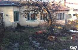 Casa demolabila/renovabila in Grigorescu!