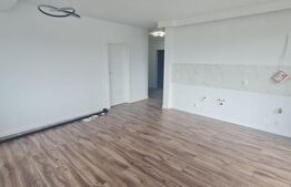 Apartament finisat, semidecomandat, 3 camere, 60 mp utili, parcare, zona Vivo