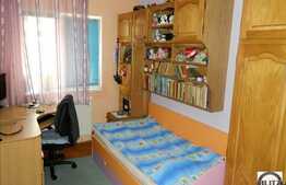 Apartament cu 3 camere de vanzare, decomandat, zona BIG