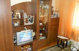 Apartament cu 3 camere de vanzare, decomandat, zona BIG