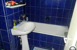 Apartament cu 3 camere de vanzare, decomandat, zona BIG