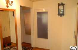 Apartament cu 3 camere de vanzare, decomandat, zona BIG