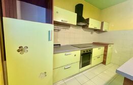Apartament 3 camere 53 mp , 2 parcări, curte 