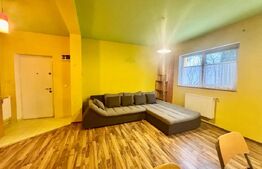 Apartament 3 camere 53 mp , 2 parcări, curte 