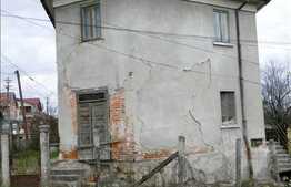 Vanzare casa demolabila sau renovabila cu front de 40 ml, 200 mp utili