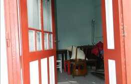 Casa de vanzare renovabila, 80 mp utili si 400 mp teren, curte comuna