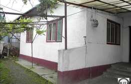 Casa demolabila de vanzare + teren 370 mp