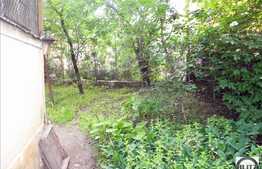 Casa renovabila sau demolabila cu 350 mp teren!