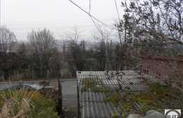 Casa demolabila de vanzare cu 600 mp teren si front de 12 ml