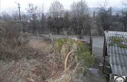 Casa demolabila de vanzare cu 600 mp teren si front de 12 ml