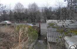 Casa demolabila de vanzare cu 600 mp teren si front de 12 ml