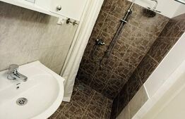 Cameră de cămin renovată complet – cu baie proprie, bucatarie si centrala !