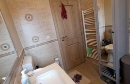 Apartament 3 camere, 2 bai, parcare, zona Terra