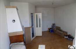 De vanzare casa cuplata, 98 mp, teren 400 mp, zona linistita de case!