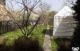 De vanzare casa cuplata, 98 mp, teren 400 mp, zona linistita de case!