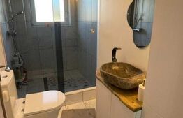 Apartament cu 3 camere, etaj 3/4, cu 2 parcari si 2 bai, zona Muzeul Apei