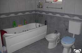 Un Imobil Potrivit Pentru Locuit Sau Sediu De Firma !