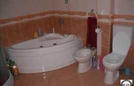 Un Imobil Potrivit Pentru Locuit Sau Sediu De Firma !