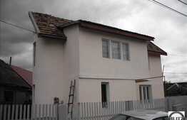 Casa solida in Cartierul Intre Lacuri.