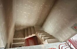 Casă nouă cu 3 dormitoare, 2 băi și teren de 220 mp