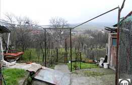 De vanzare casa cu 797 mp teren la o distanta convenabila fata de REAL