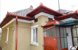 De vanzare casa cu 797 mp teren la o distanta convenabila fata de REAL