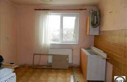 De vanzare casa cu 797 mp teren la o distanta convenabila fata de REAL