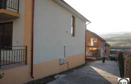 Casa c-tie noua situata intr-o zona linistita din Cluj!