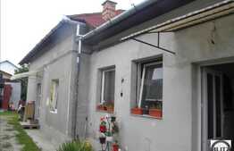 Casa Situata Intr-o Zona Linistita Din Iris !