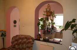 Casa Situata Intr-o Zona Linistita Din Iris !