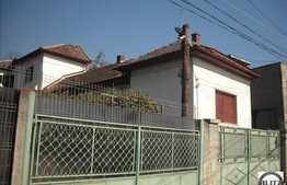 Casa cu teren de 4000 de mp!