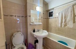 Apartament de 3 camere decomandat, 75 mp, 2 băi, 2 balcoane, etaj intermediar.