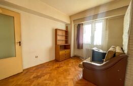 Apartament de 3 camere decomandat, 75 mp, 2 băi, 2 balcoane, etaj intermediar.