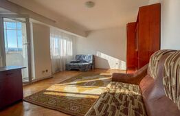 Apartament de 3 camere decomandat, 75 mp, 2 băi, 2 balcoane, etaj intermediar.