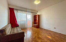 Apartament de 3 camere decomandat, 75 mp, 2 băi, 2 balcoane, etaj intermediar.