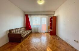 Apartament de 3 camere decomandat, 75 mp, 2 băi, 2 balcoane, etaj intermediar.