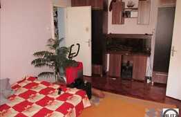 De vanzare 2 camere semidecomandate, 45.55mp, in zona Piata Hermes.Boxa inclusa