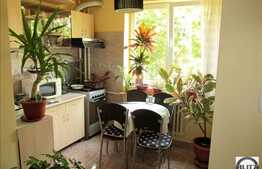 De vanzare 2 camere semidecomandate, 45.55mp, in zona Piata Hermes.Boxa inclusa