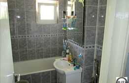 De vanzare 2 camere semidecomandate, 45.55mp, in zona Piata Hermes.Boxa inclusa